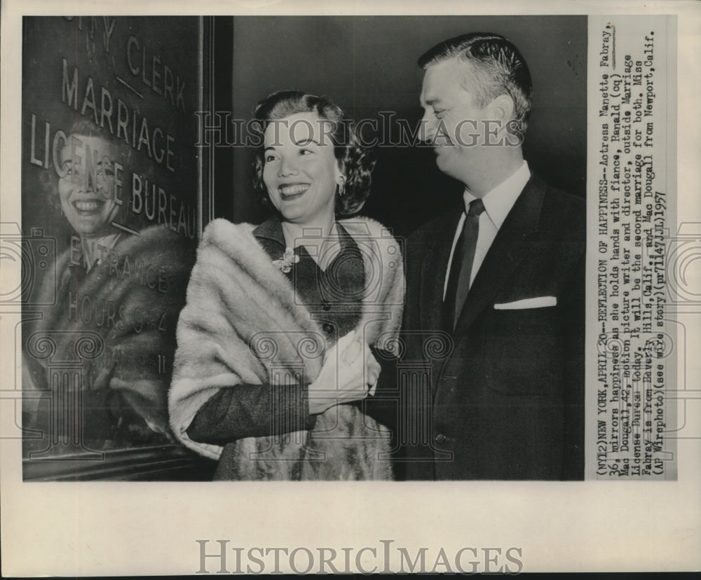 1957 Press Photo Nanette Fabray holds hand with fiancÃƒÆ’Ã‚Â©, Ranald Mac Dougall-Historic Images