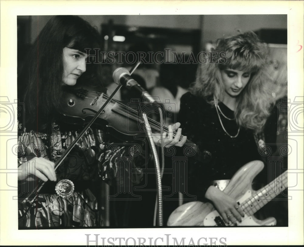 1989 Press Photo Rhonda Bolo and Sharon Leger of Evangeline Music Group - Historic Images