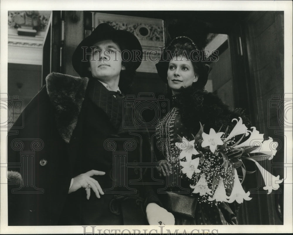 1980 Press Photo Actor Peter Egan with his leading lady - nop27271 - Historic Images