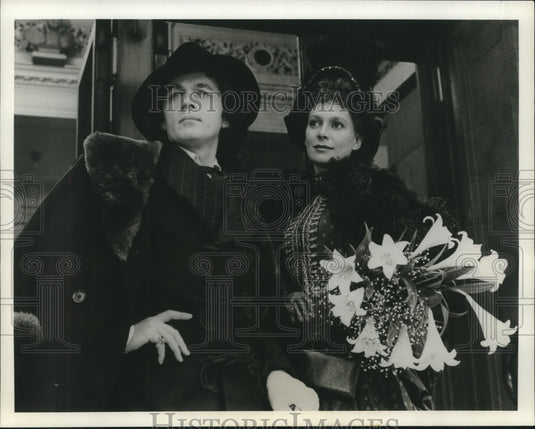 1980 Press Photo Actor Peter Egan with his leading lady - nop27271 - Historic Images