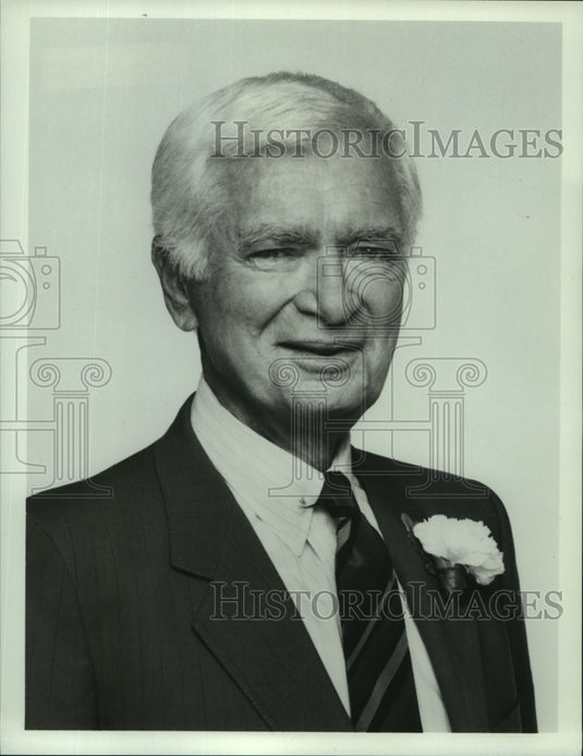 1984 Buddy Ebsen stars in "Matt Houston" - Historic Images