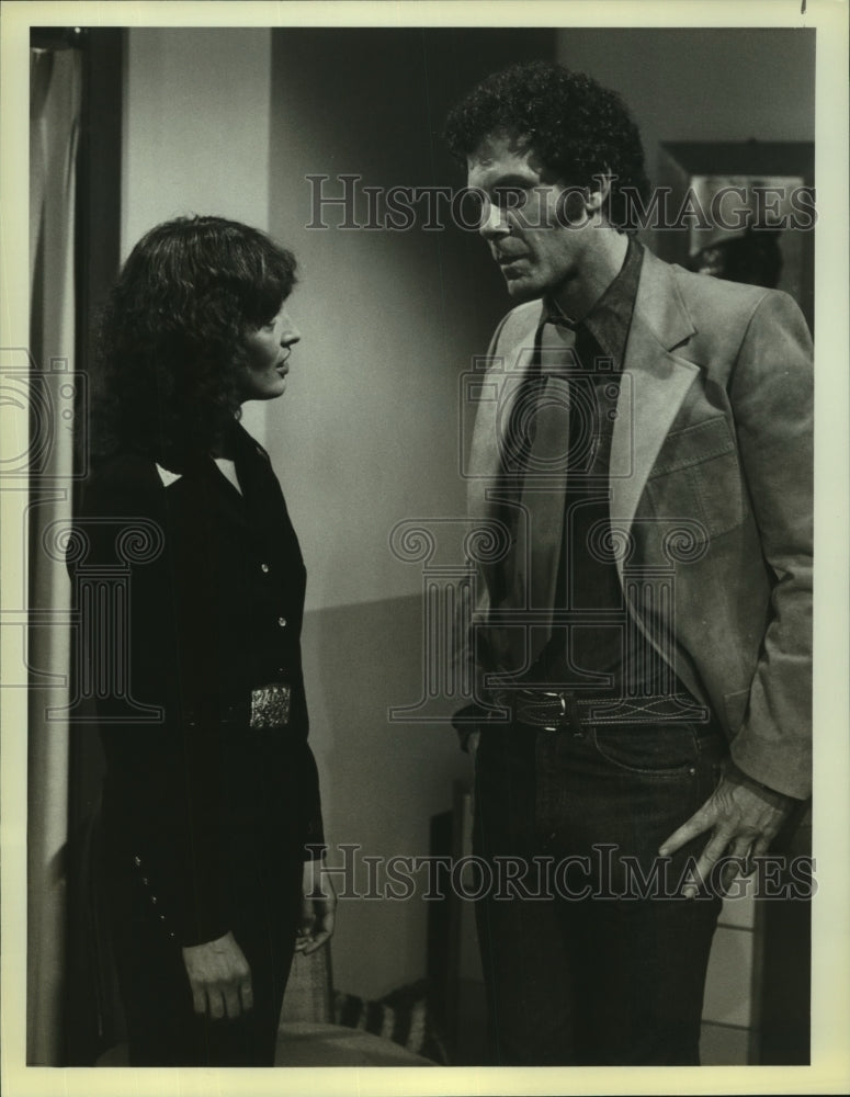 1979 Press Photo Ronee Blakley and Alan Feinstein in NBC&#39;s &quot;The Runaways.&quot; - Historic Images