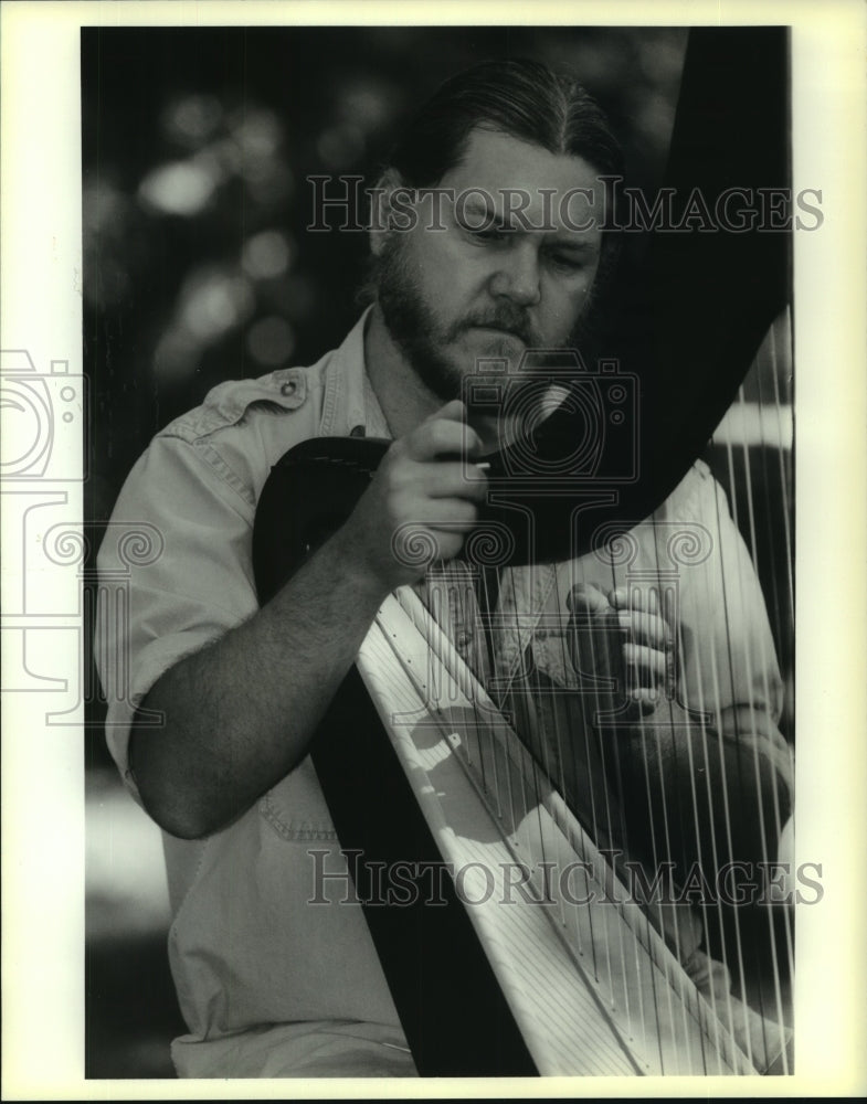 1990 Press Photo Shea Fafth playing the Harp - nop27822 - Historic Images