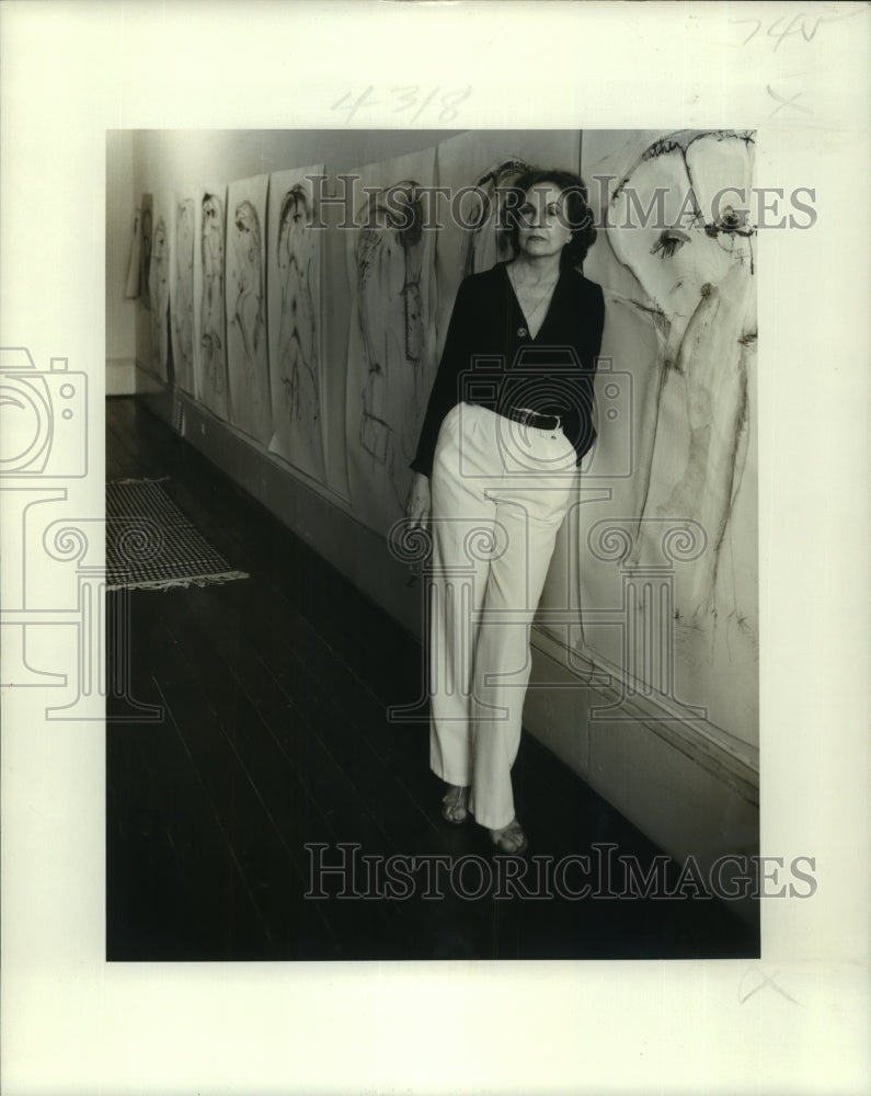 1980 Press Photo Zella Funck with her &quot;Persona&quot; Painting at Bienville Gallery-Historic Images