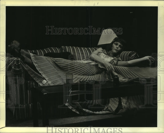 1983 Eileen Fulton in "Goodbye Charlie" at Beverly Dinner Playhouse - Historic Images
