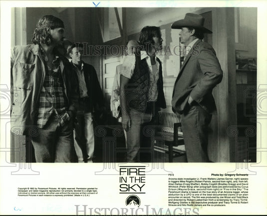 1993 Press Photo Actors in Scene From Fire in the Sky - nop28582 - Historic Images