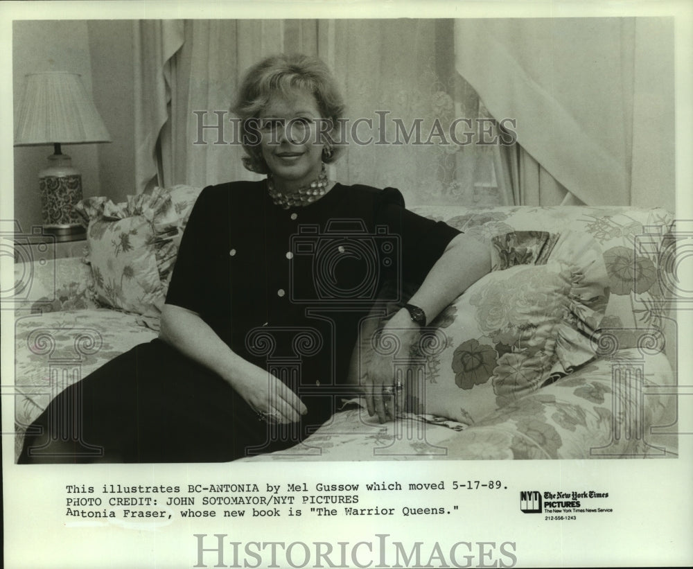 1989 Press Photo Antonia Frasser, author of the new book, &quot;The Warrior Queens&quot; - Historic Images