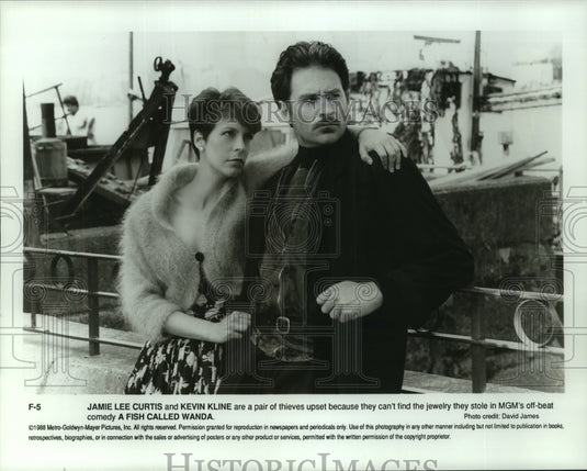 1988 Press Photo Jamie Lee Curtis and Kevin Kline in MGM's A Fish Called Wanda - Historic Images