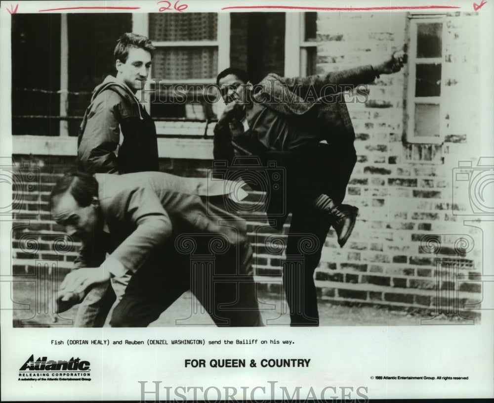 1989 Press Photo Dorian Healy &amp; Denzel Washington in &quot;For Queen &amp; Country&quot; - Historic Images