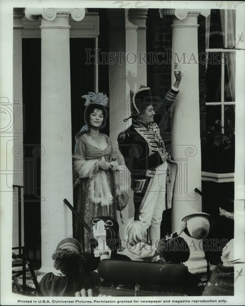 1973 Actor Glenda Jackson &amp; Actor Peter Finch in The Nelson Affair - Historic Images