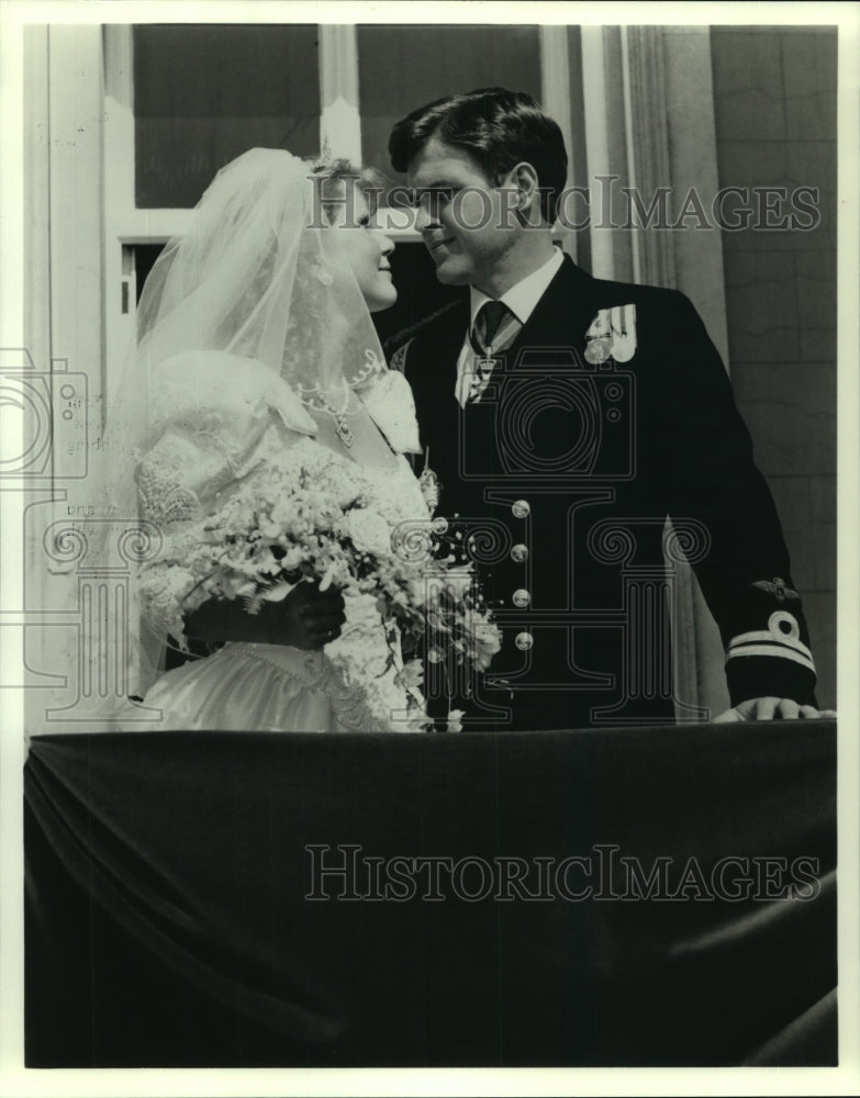 1992 Press Photo Pippa Hinchley and Sam Miller star in &quot;Fergie and Andrew&quot; - Historic Images