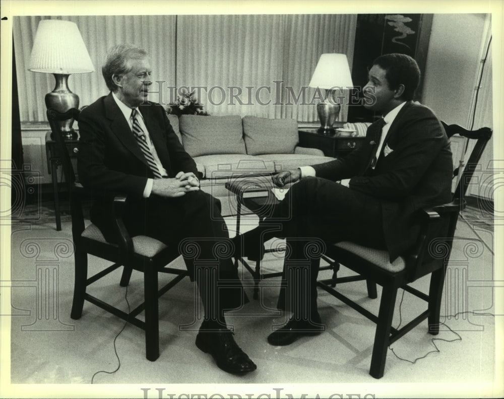 1986 Press Photo Bryant Gumbel interviews former president Jimmy Carter.-Historic Images