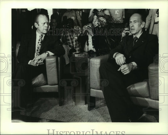 1976 Press Photo Presidents Giscard d'Estaing and Ford meet in Martinique. - Historic Images