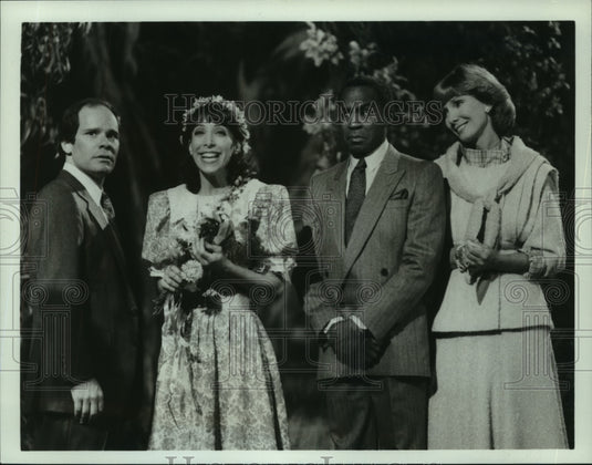 1983 Robert Guillaume and cast in "Benson" "A Band of Gold" - Historic Images