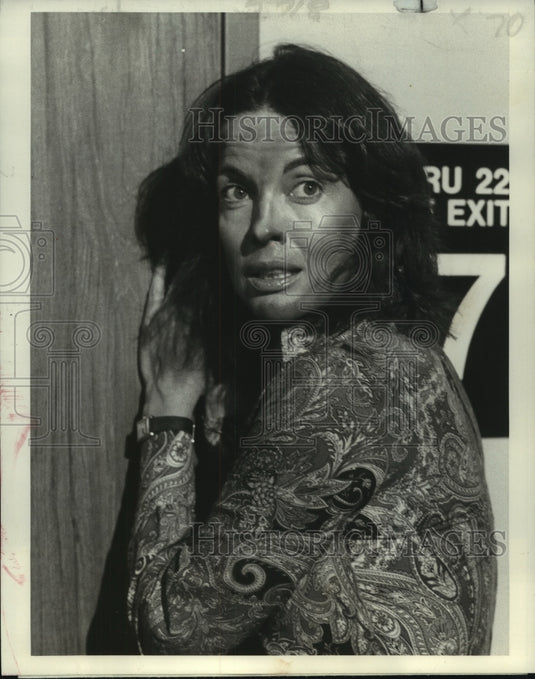 1977 Press Photo Actress Linda Gray in "Emergency!" - nop30821 - Historic Images