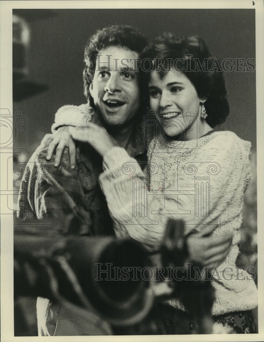 1988 Actors Steve Guttenberg, Ally Sheedy in "Short Circuit" - Historic Images