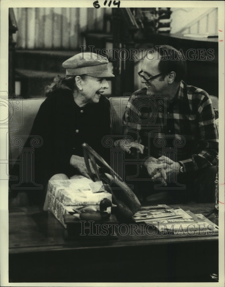 1984 Actors Ruth Gordon, Bob Newhart in "Newhart" - Historic Images