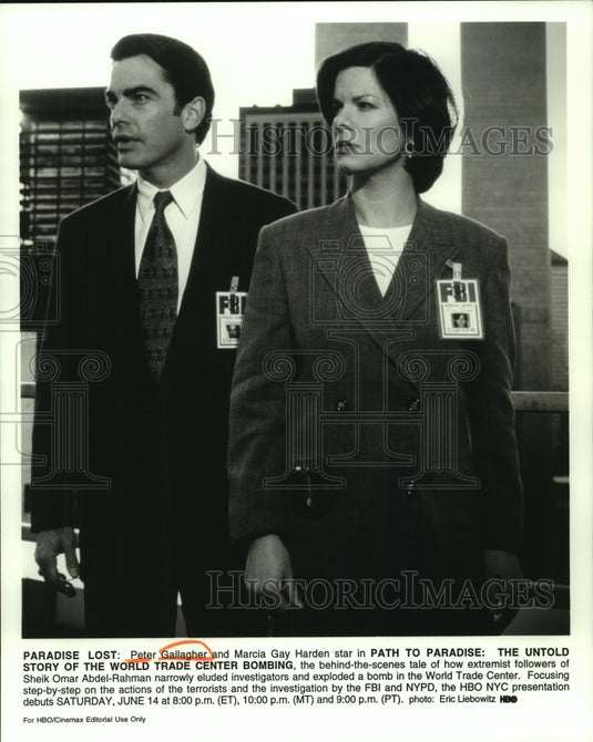 1997 Actors Peter Gallagher, Marcia Gray Harden in Path to Paradise - Historic Images