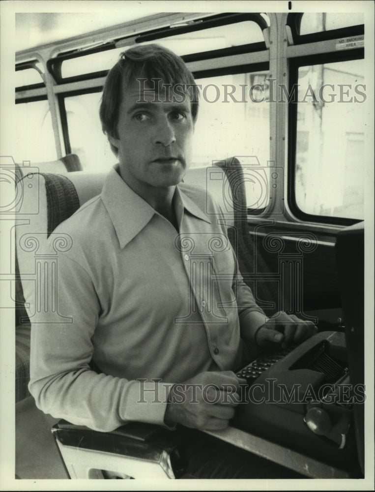 1978 Press Photo Actor Gil Gerard in Killing Stone on NBC-Television - nop31370-Historic Images