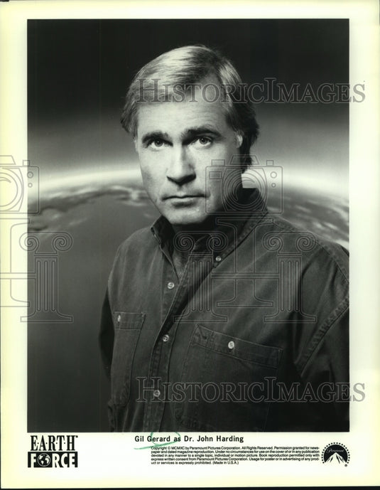 1990 Actor Gil Gerard as Dr. John Harding of E.A.R.T.H. Force on CBS - Historic Images