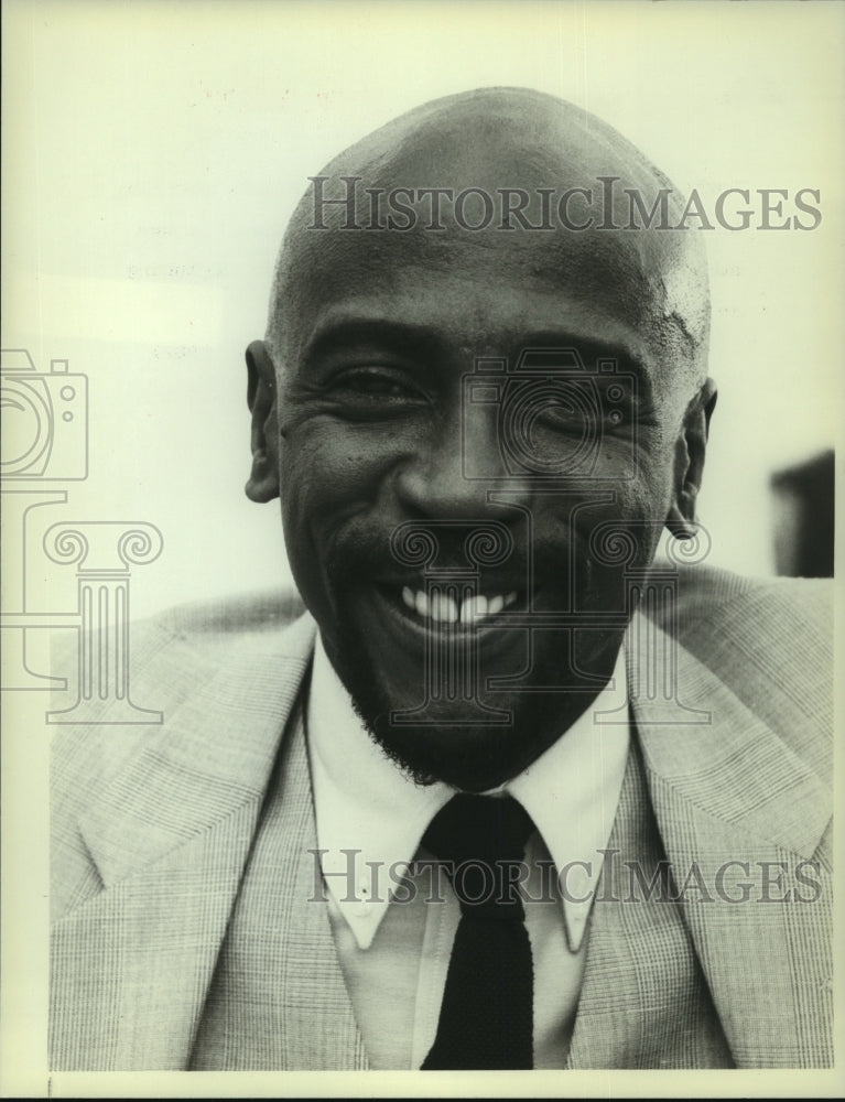 1982 Press Photo Louis Gossett Jr. plays Max in The Powers of Matthew Star, NBC - Historic Images