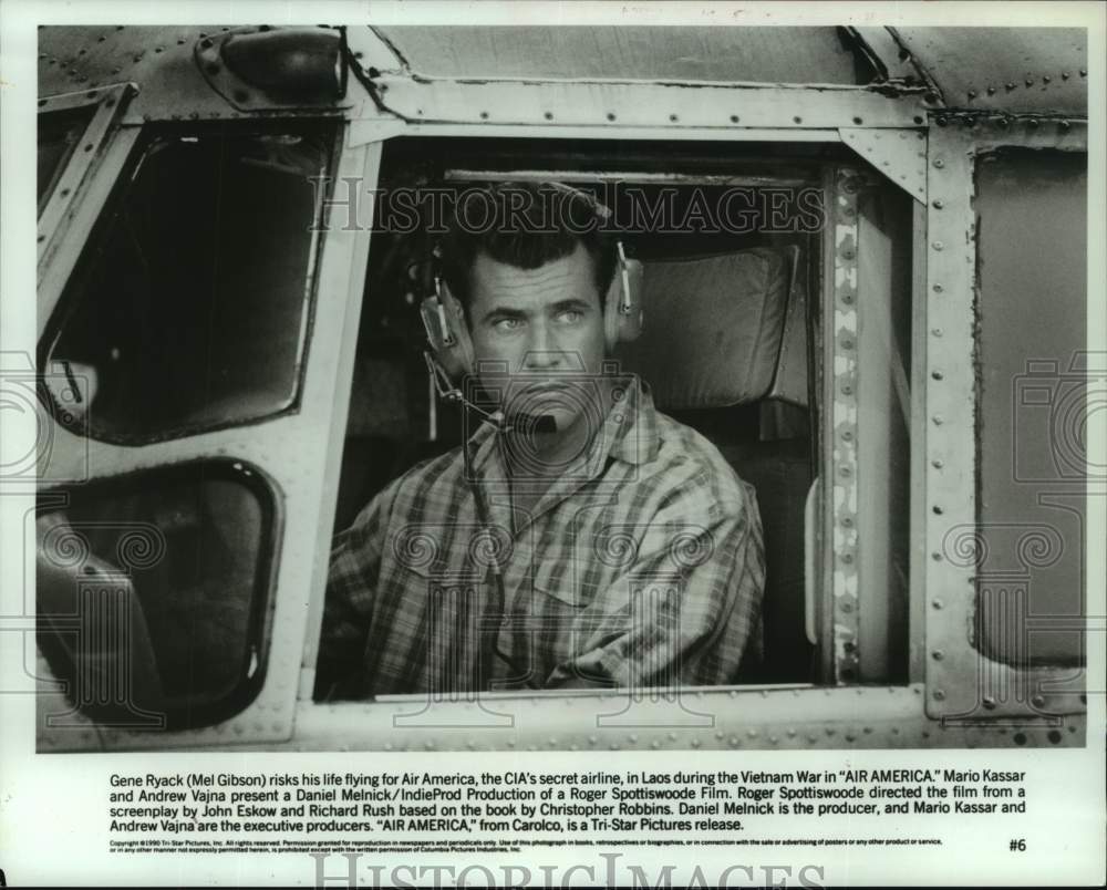 1990 Press Photo Scene from movie &quot;Air America&quot; with Mel Gibson - nop31809-Historic Images