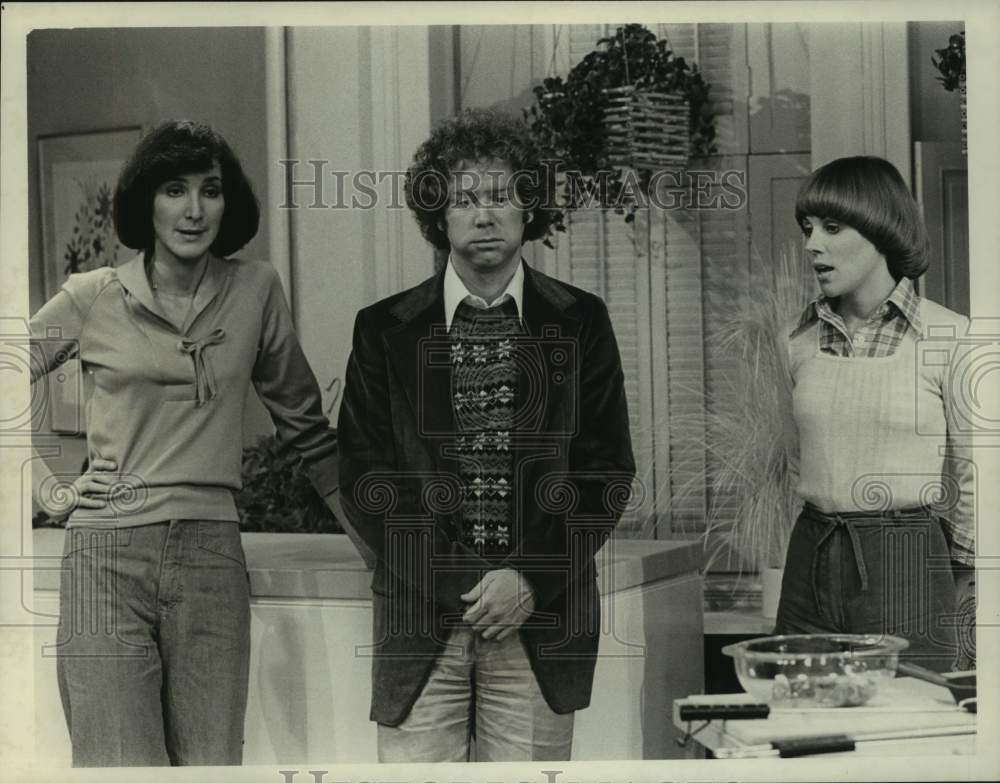 1977 Press Photo Lynnie Greene and Bess Armstrong in On Our Own, TV series.-Historic Images