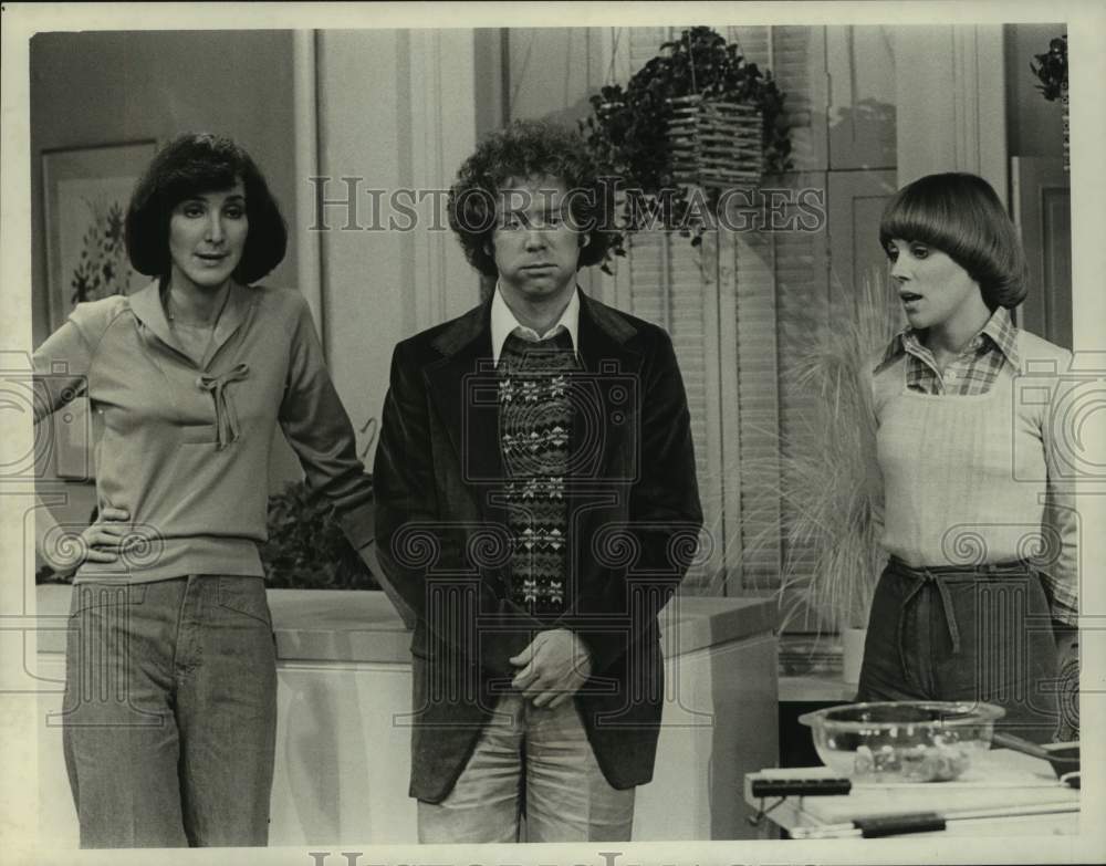 1977 Press Photo Lynnie Greene and Bess Armstrong in On Our Own, TV se ...