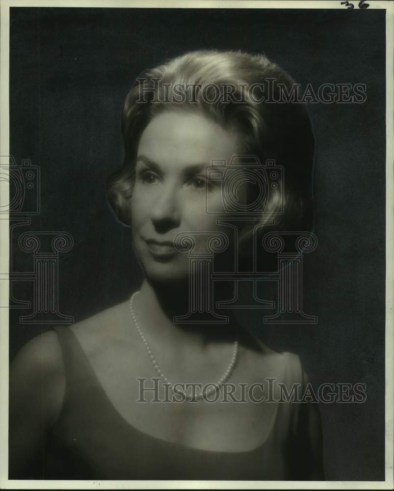 1965 Press Photo Singer Alis Goldate. - Historic Images