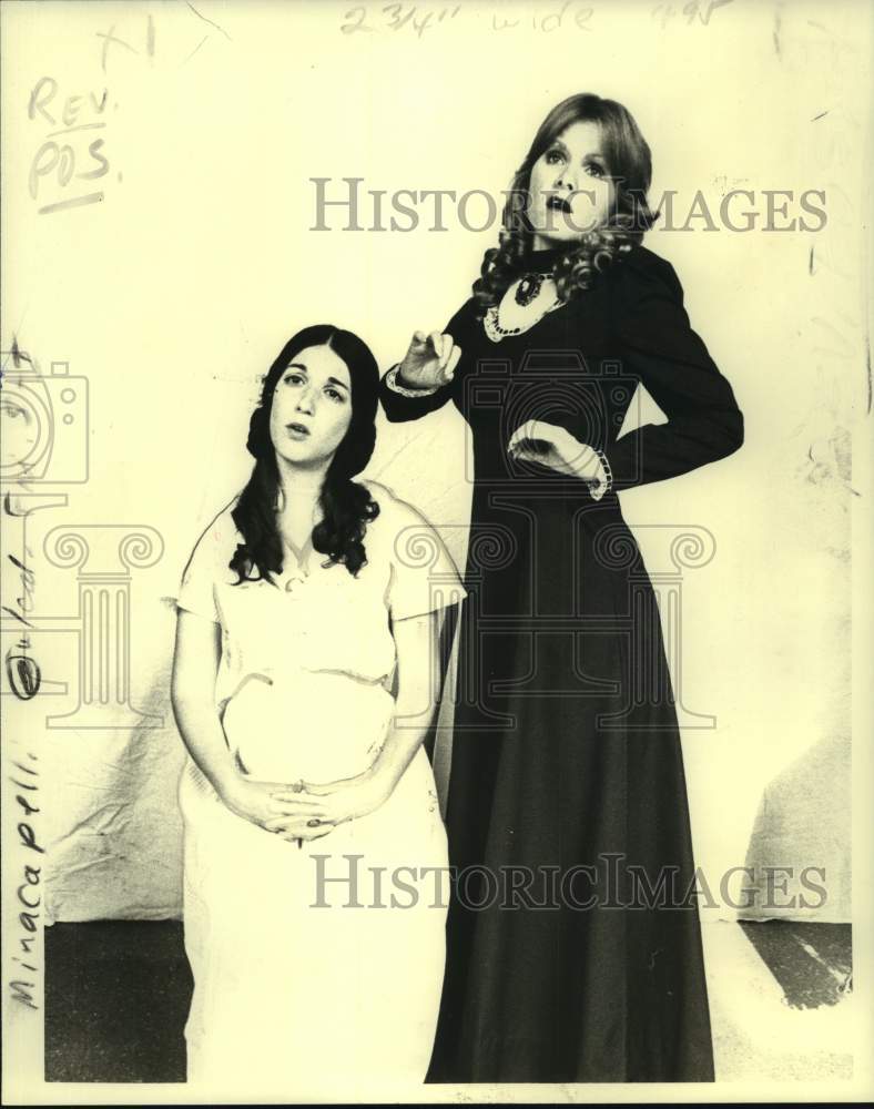 1978 Press Photo Fran Goldstein &amp; Donna Monroe in &quot;Heigh ho&quot; - nop32404-Historic Images