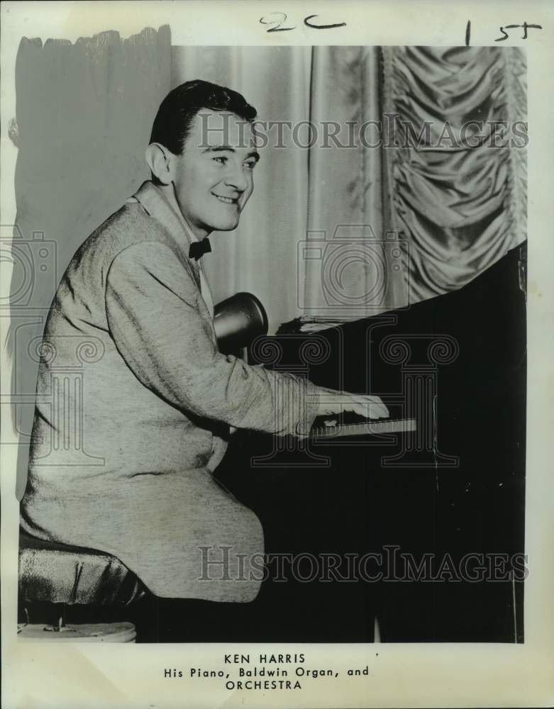 1966 Musician Ken Harris at the Roosevelt Hotel in Rendezvous Room-Historic Images