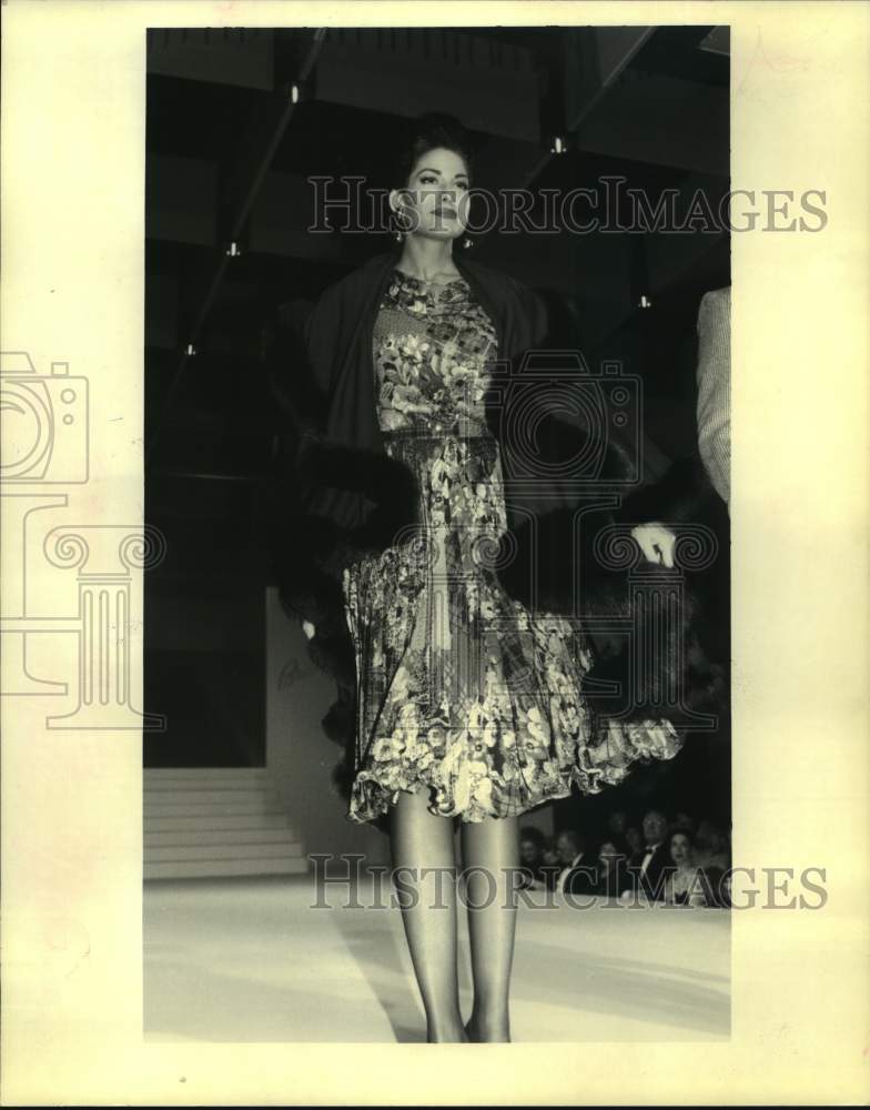 1992 Dana Hasselbeck,  Brioni ad Bronze Fashion Gala - Historic Images