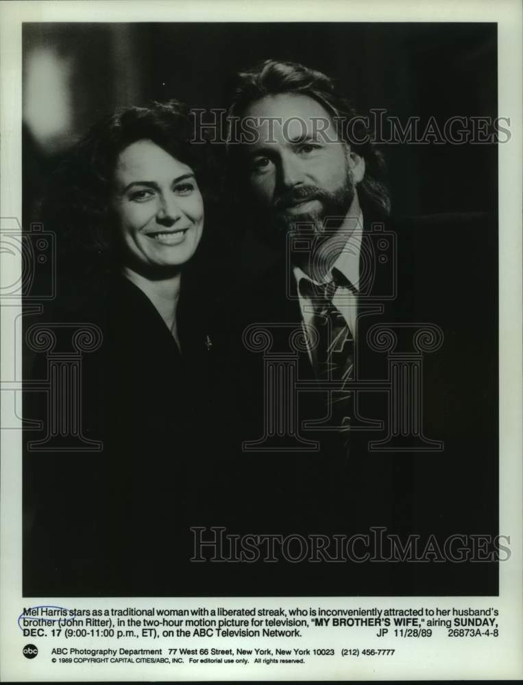 1989 Press Photo Mel Harris & John Ritter in the film My Brother's Wife-Historic Images