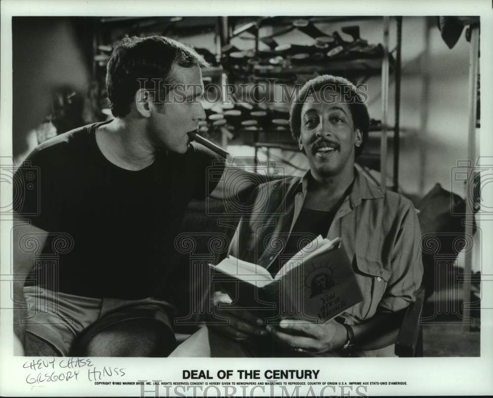 1986 Press Photo Chevy Chase &amp; Gregory Hines in &quot;Deal Of The Century&quot;-Historic Images