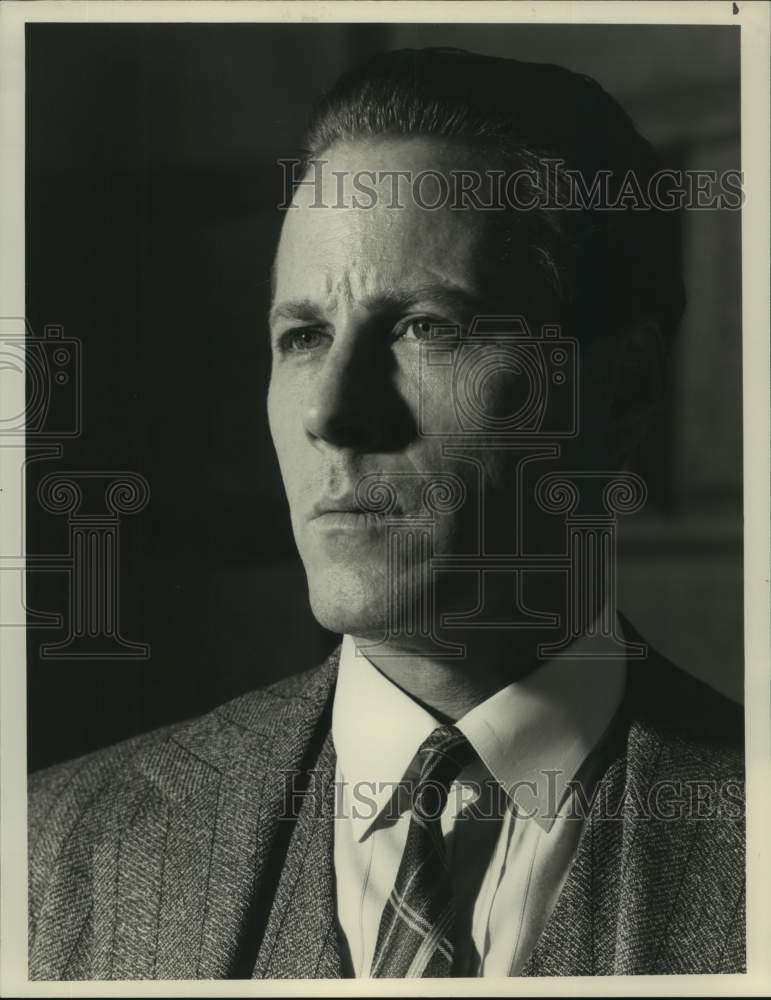 1989 Press Photo John Heard stars as Ku Klux Klan in &quot;Cross of Fire&quot; - nop34618-Historic Images