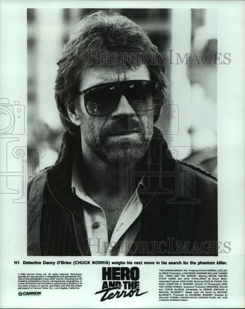 1988 Press Photo Chuck Norris in a scene from Hero and the Terror. - nop34733-Historic Images