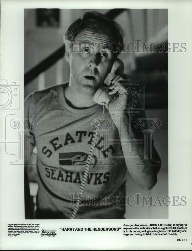 1987 Press Photo John Lithgow starring in "Harry and the Hendersons" - nop35062-Historic Images