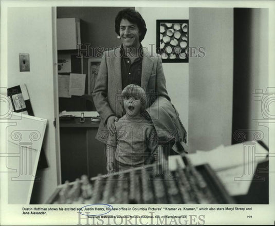 1989 Press Photo Actors Dustin Hoffman, Justin Henry in "Kramer vs. Kramer"-Historic Images