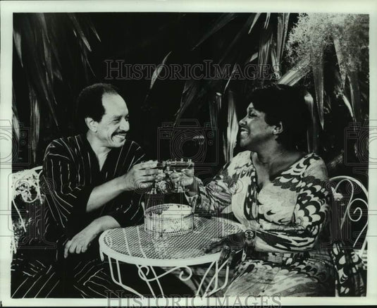 Press Photo Host segments of "The Sensational, Shocking, Wonderful, Wacky '70s"-Historic Images