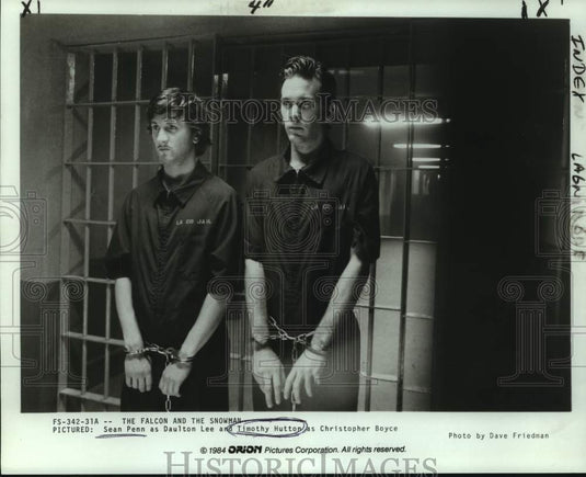 1985 Press Photo Sean Penn & Timothy Hutton in "The Falcon And The Snowman"-Historic Images