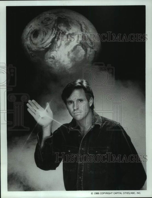 1986 Press Photo Actor Robert Hays in "Starman" on ABC Television Network-Historic Images