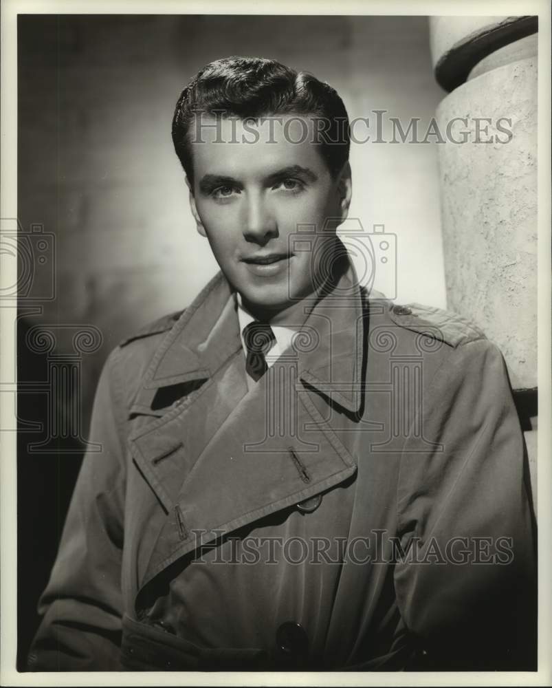 Press Photo Robert Hutton, actor - nop37013-Historic Images