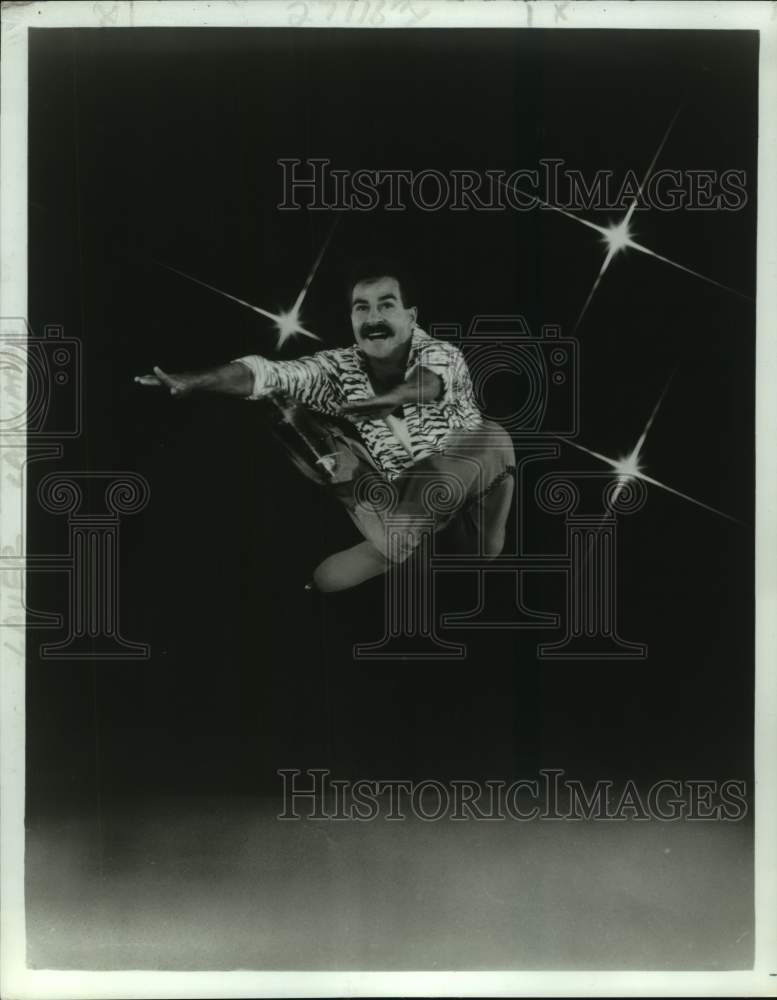 1987 Press Photo World Professional Ron Shaver the dynamic host of Ice Capades - Historic Images