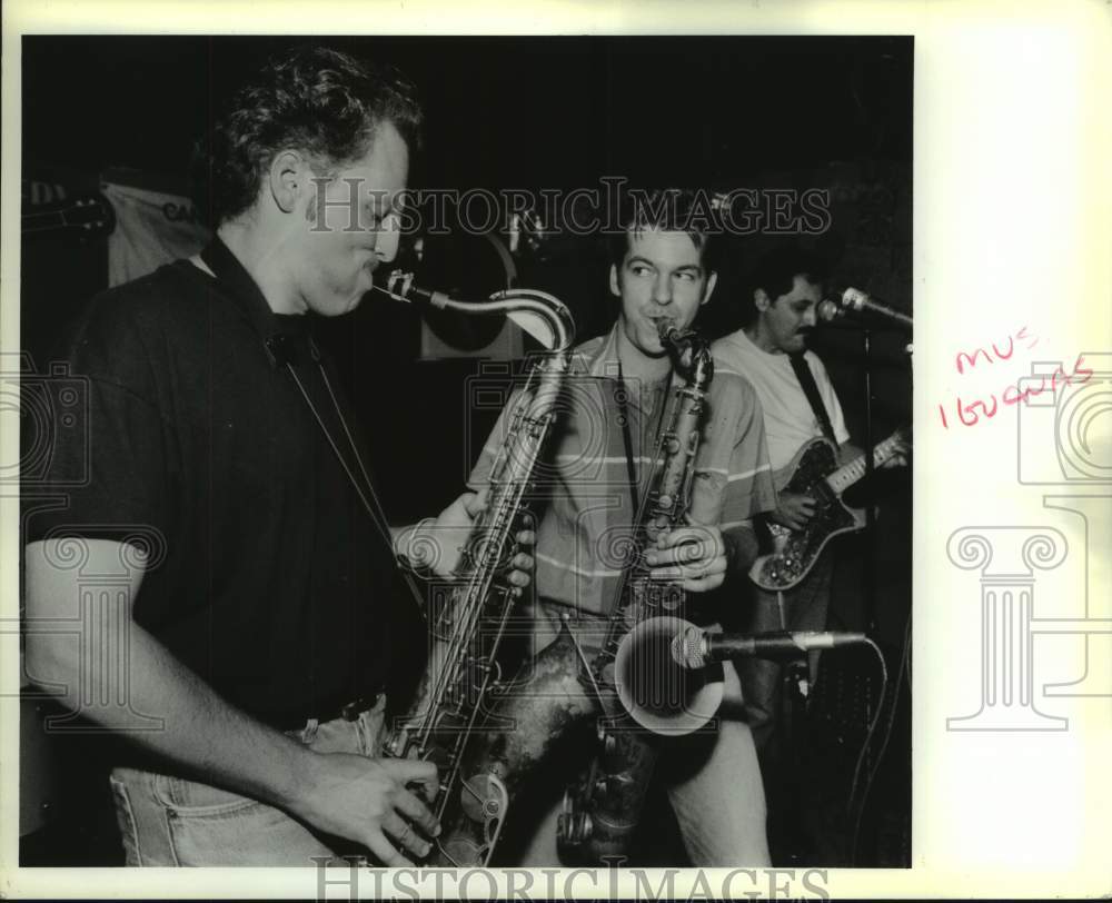 1993 Press Photo The Iguanas perform at Ruby&#39;s in Mandeville - nop38565-Historic Images