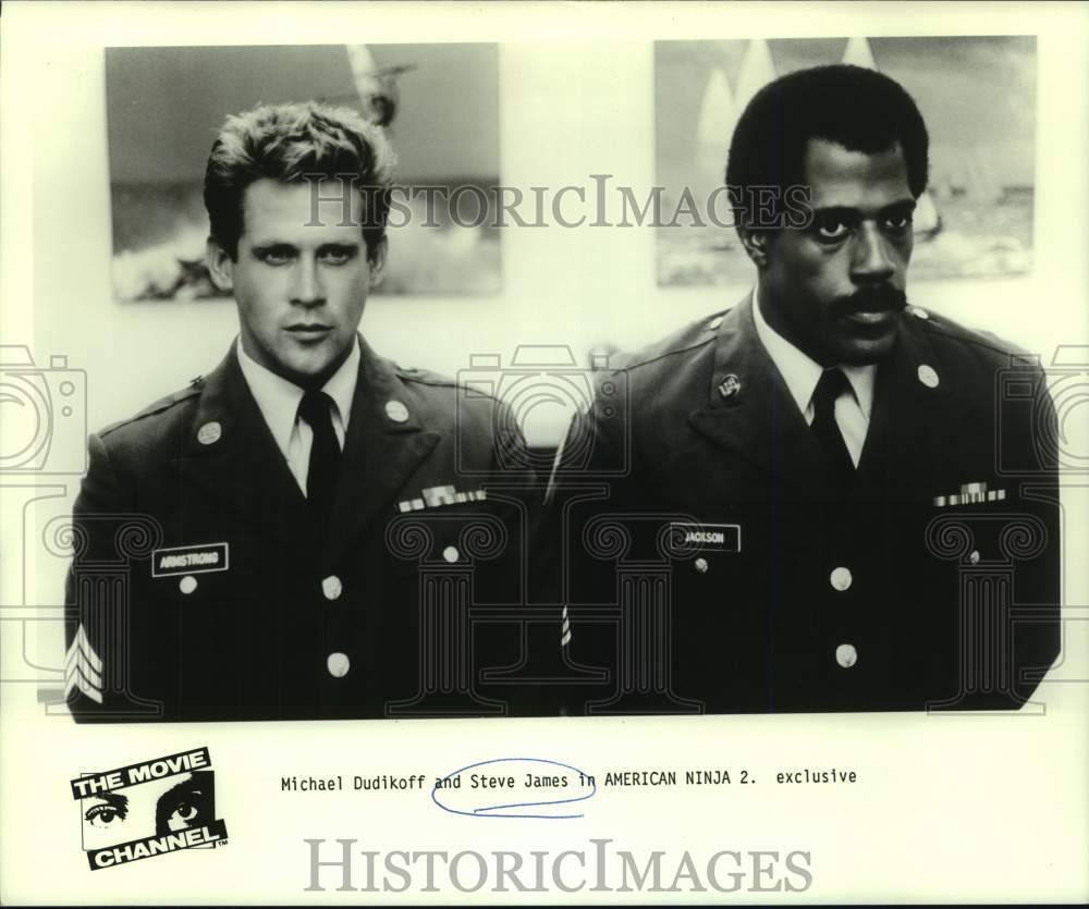 1989 Press Photo Michael Dudikoff and Steve James in "American Ninja 2" - Historic Images