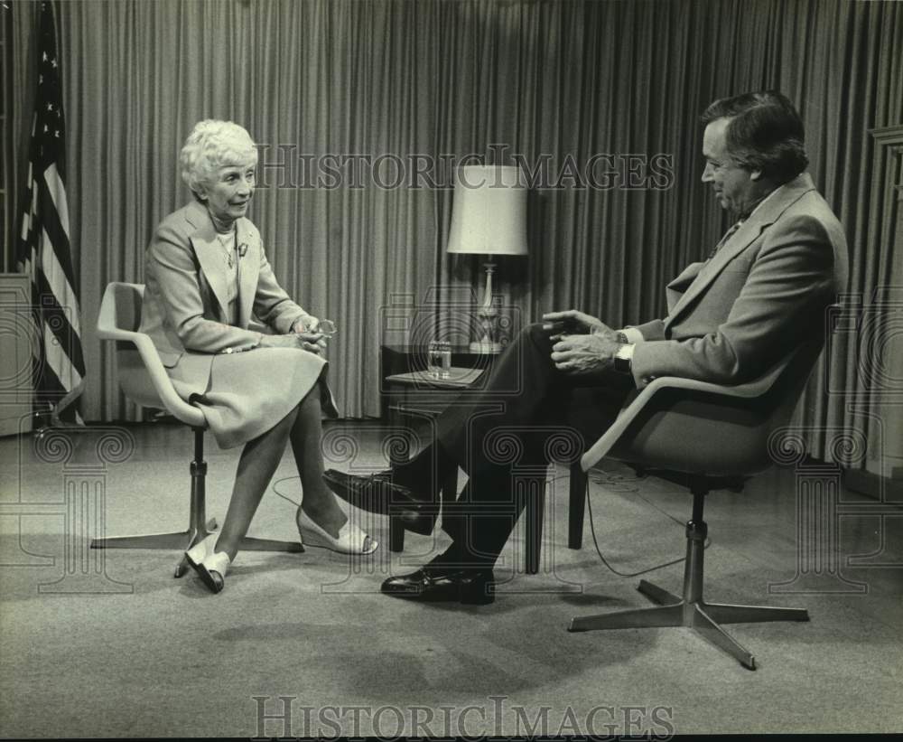 1978 Press Photo Host Hugh Downs with Senator Muriel Humphrey on Over Easy TV-Historic Images