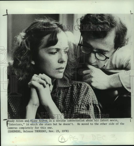 1978 Press Photo Woody Allen and Diane Keaton talk about his movie "Interiors"-Historic Images