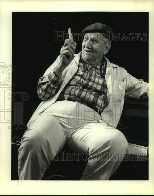 1993 Press Photo Actor M. Audley Keck in "Native Tongues" - nop39795-Historic Images
