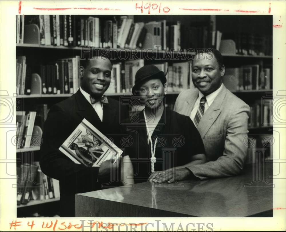 1991 Press Photo Guests at the Black History exhibit at the New Orleans Library.-Historic Images