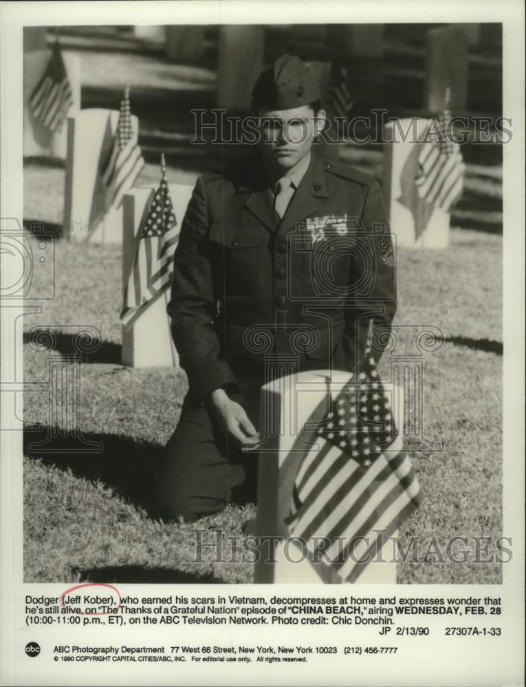 1990 Press Photo Actor Jeff Kober in &quot;China Beach&quot; - nop41037-Historic Images